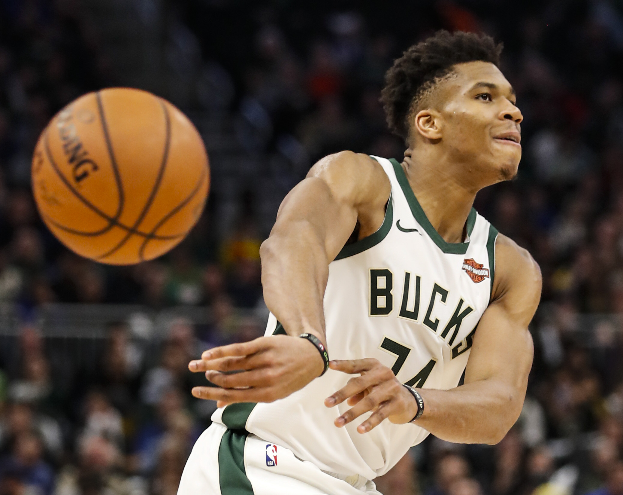 爱游戏游戏平台包含转会期皇家马德里备战亚冠Ming与80激战G2分钟，今夜密尔沃基雄鹿备战NBA常规赛直接炸裂的词条