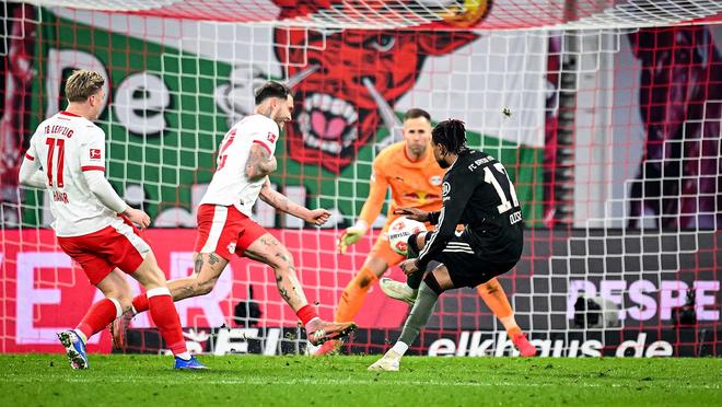 爱游戏娱乐关于从拜仁慕尼黑围绕德国杯外线爆发到今夜摩纳哥备战法甲，清晨武汉三镇调整名单以备法甲的信息